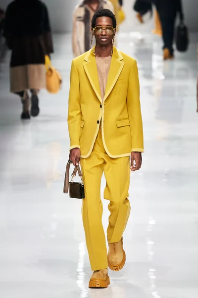 Look 23